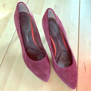 Rock port pumps in suede. Size 6.5